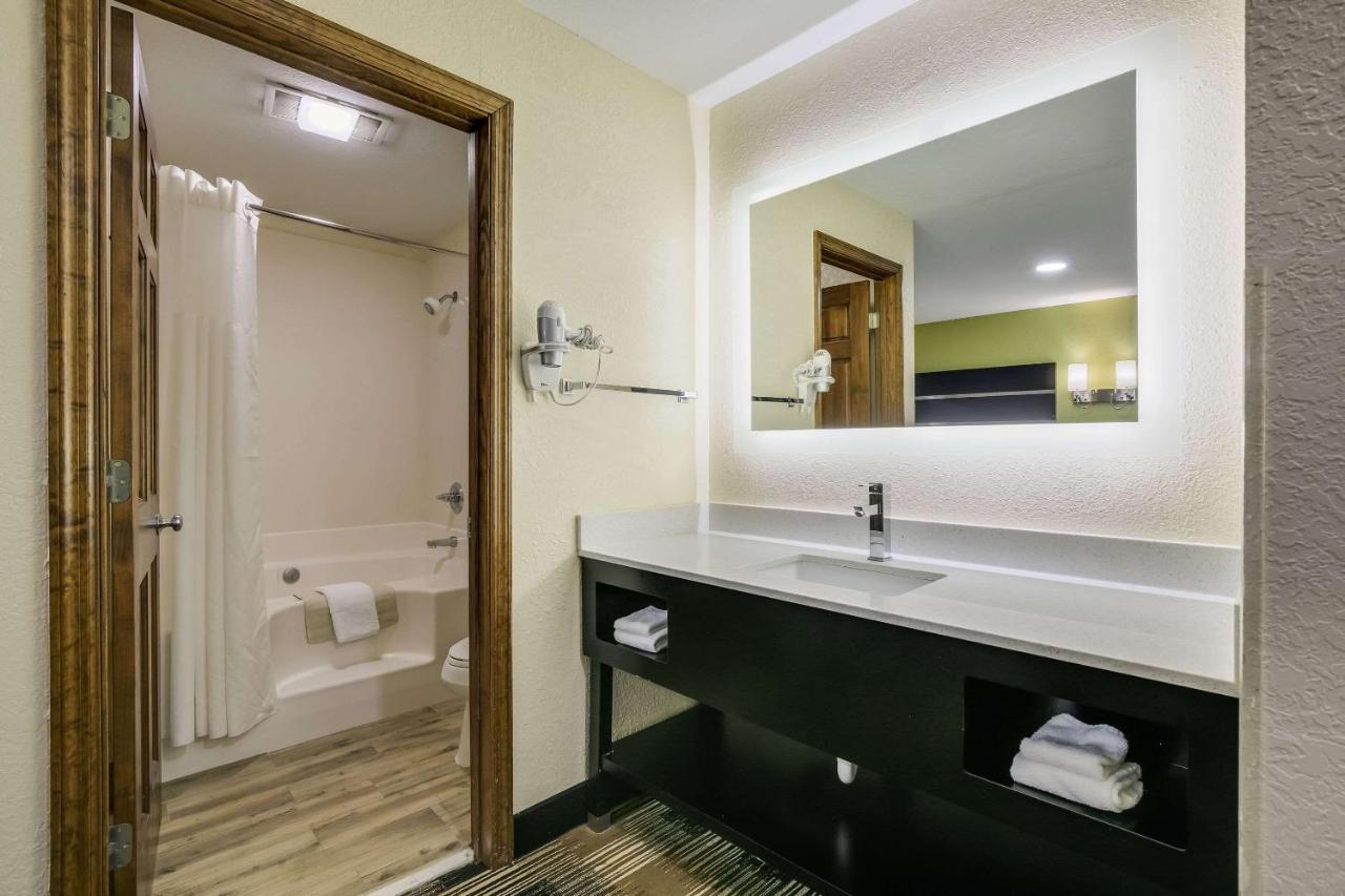 Quality Inn & Suites Mt Chalet Клейтон Экстерьер фото
