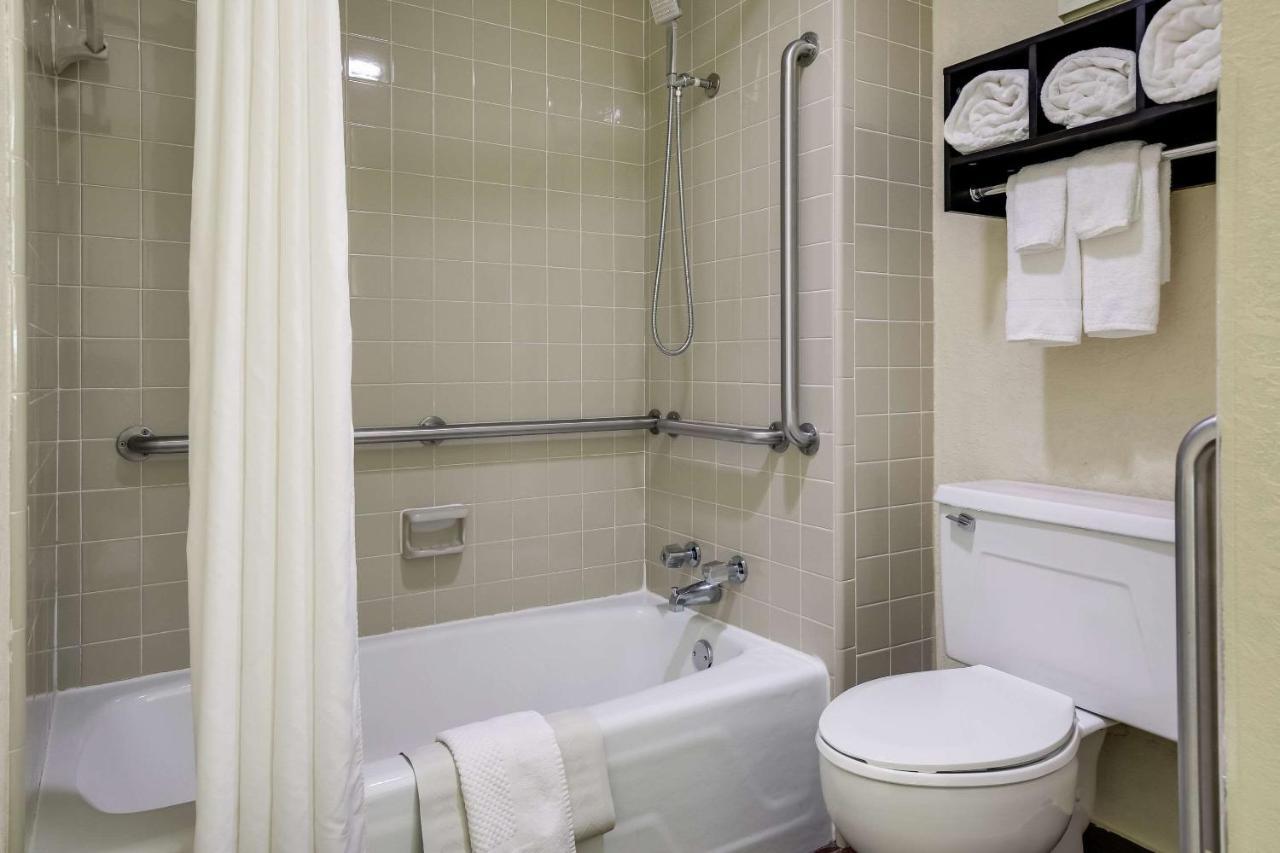 Quality Inn & Suites Mt Chalet Клейтон Экстерьер фото