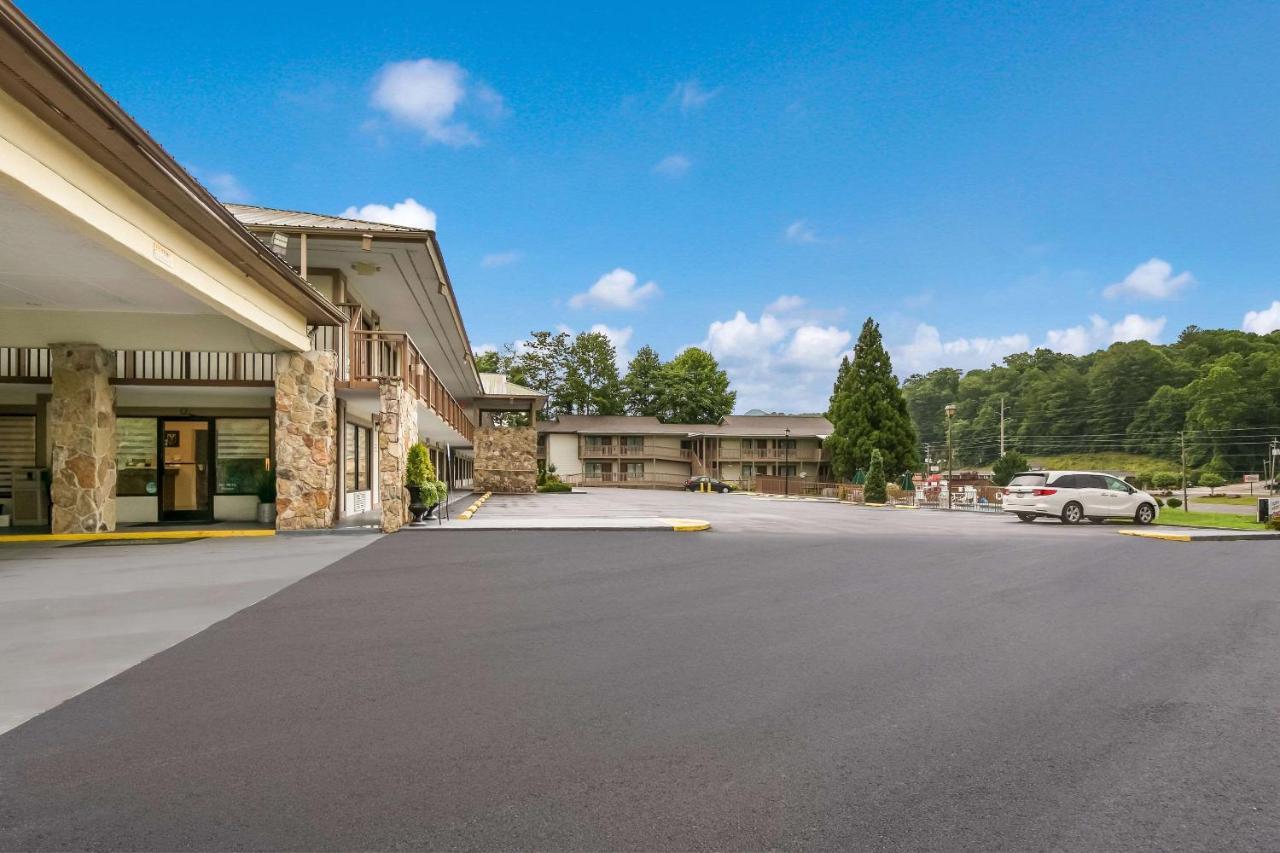 Quality Inn & Suites Mt Chalet Клейтон Экстерьер фото