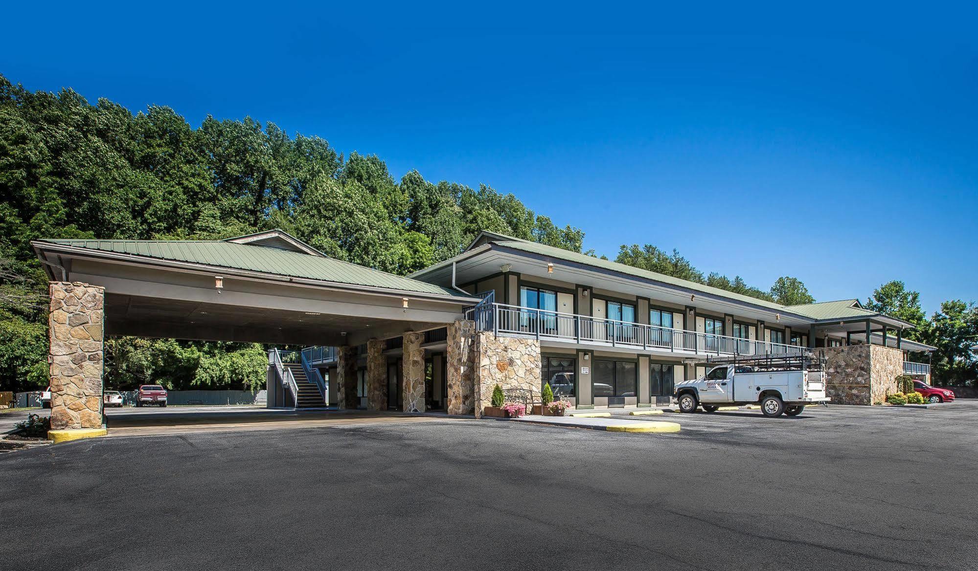 Quality Inn & Suites Mt Chalet Клейтон Экстерьер фото
